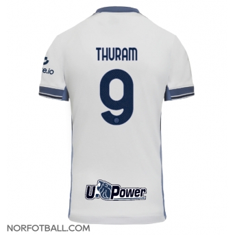 Billige Fotballdrakt Inter Milan Marcus Thuram #9 Replika Bortedrakt 2024-25 Kortermet